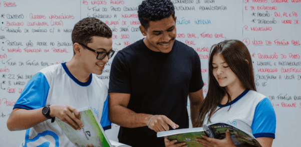 Estudantes do Matriz Educação em sala de aula